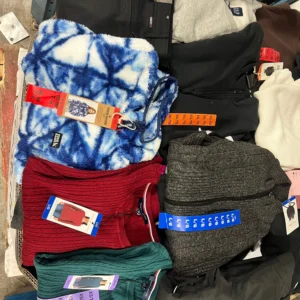 Winter Costco Clothing #06 | 250pcs - Image 3
