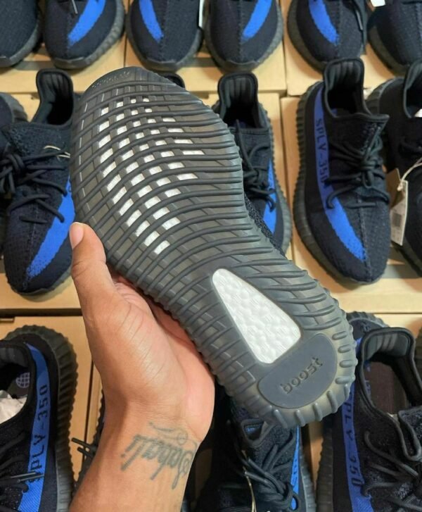 Yeezy shoes pallet product photo