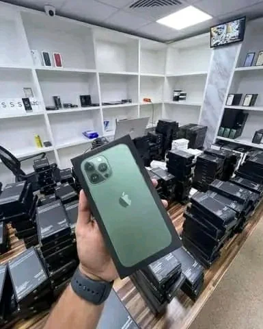 iPhone Wholesale Pallets - Image 4